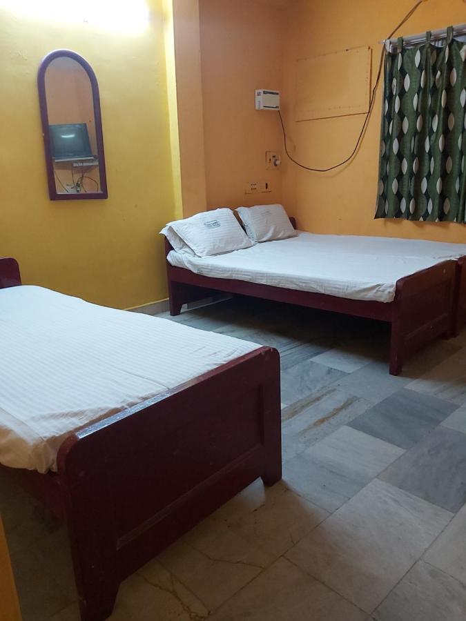 Raamlaxmi guest house Chennai Extérieur photo