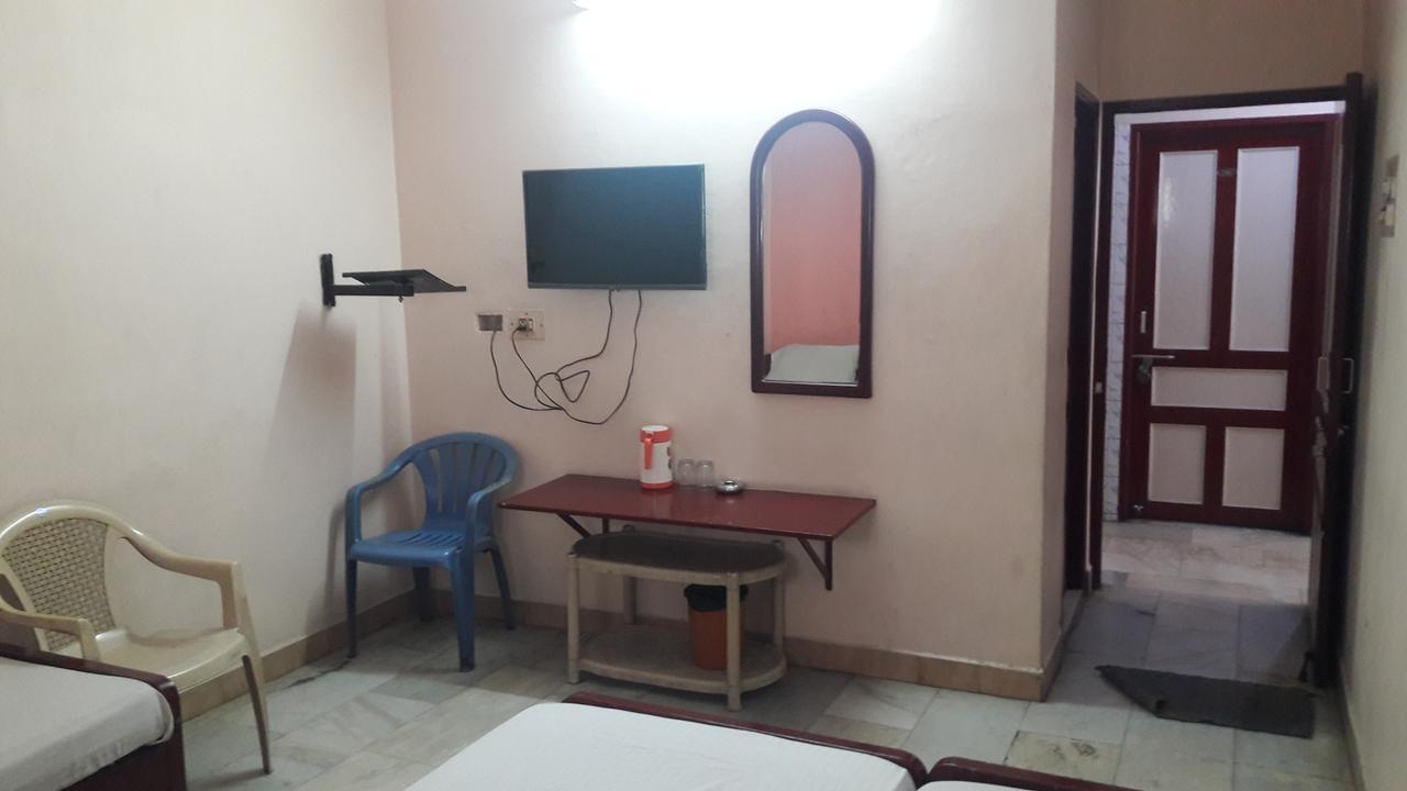 Raamlaxmi guest house Chennai Extérieur photo