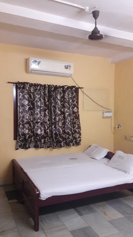 Raamlaxmi guest house Chennai Extérieur photo